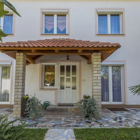 Sever 2 Kat Potkovlje - Hr-09156-02 By Interhome Apartment Povile